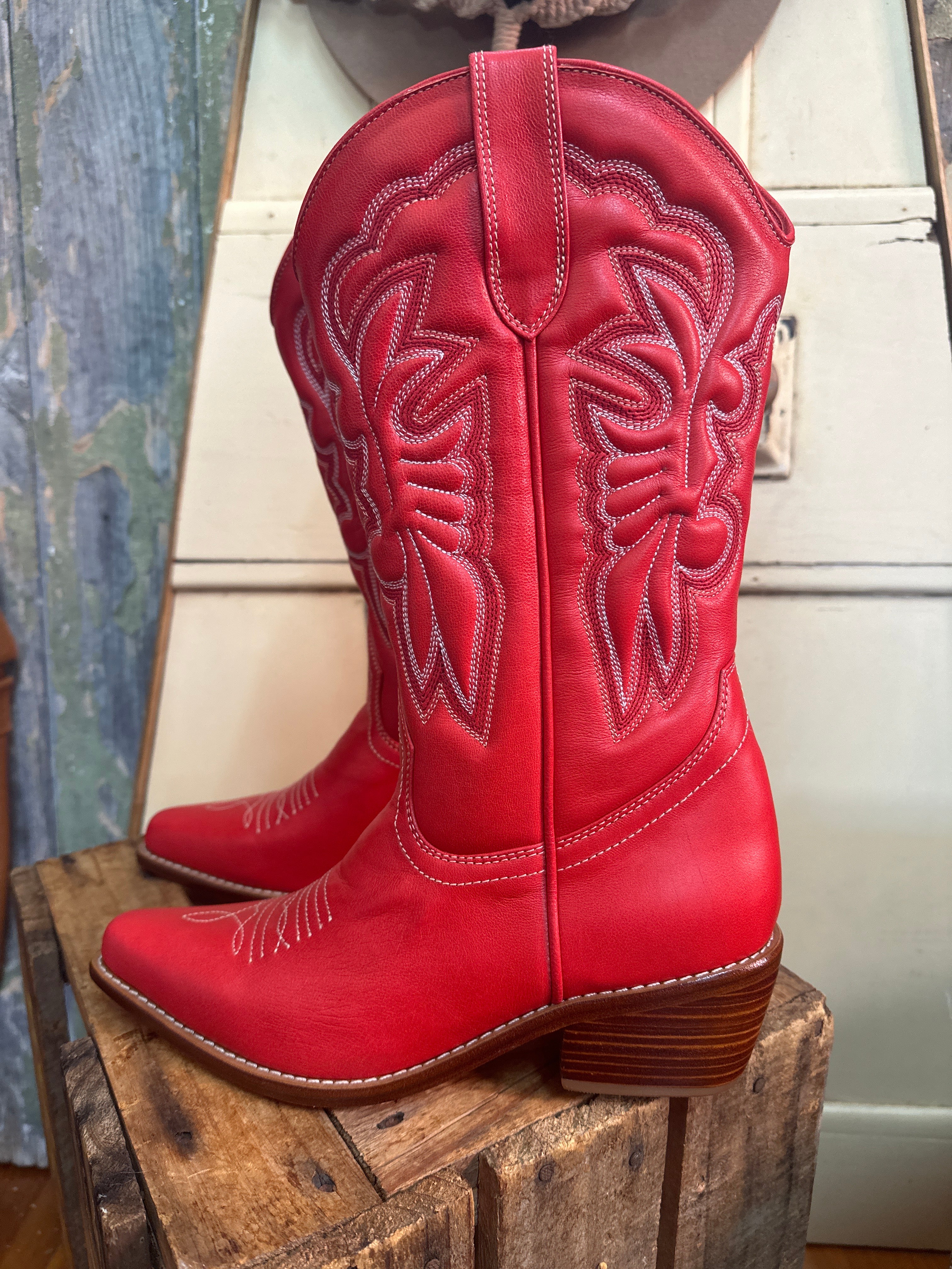 It's A Cowgirl Thing Embroided Cowgirl Boots