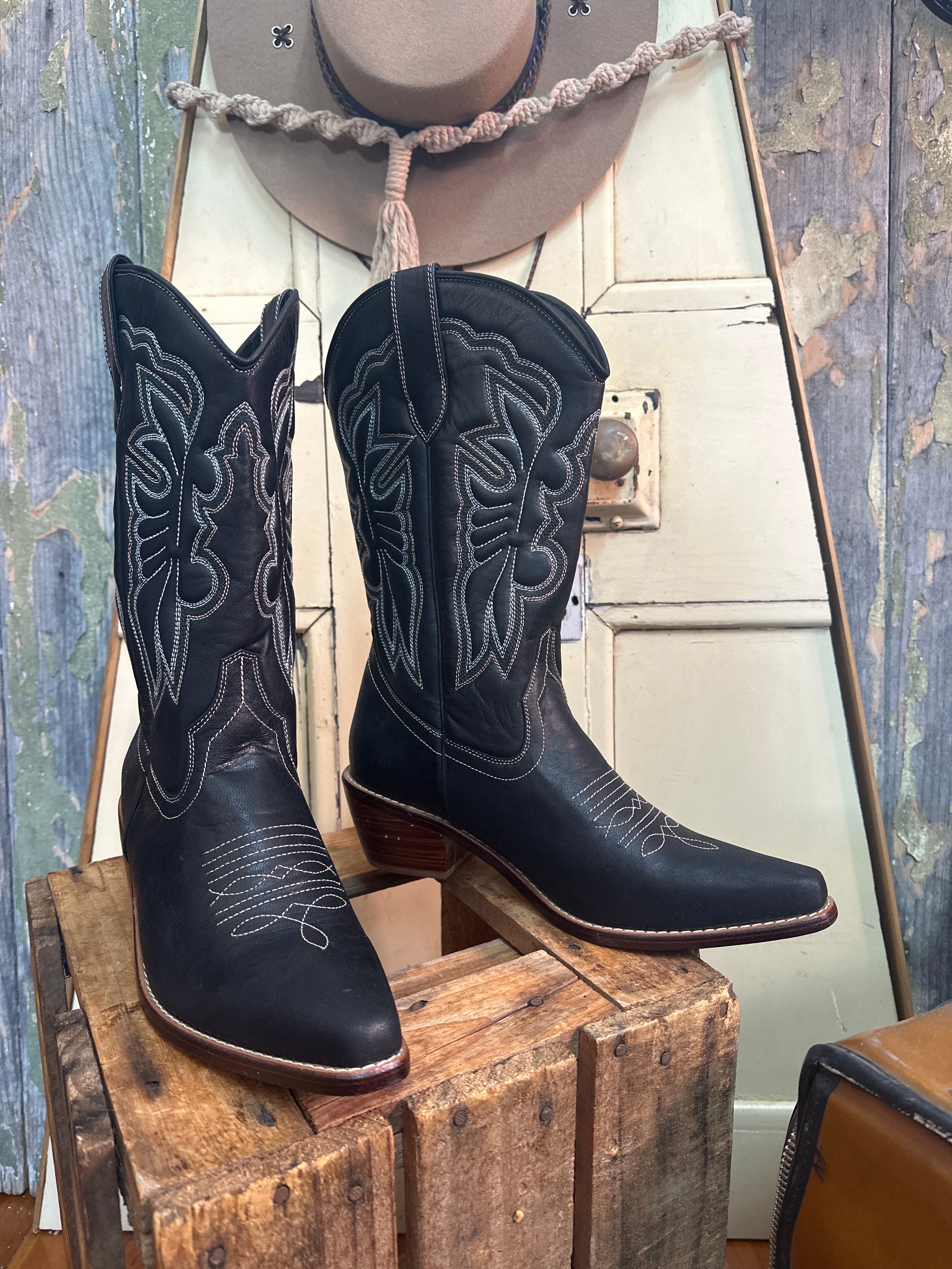 It's A Cowgirl Thing Embroided Cowgirl Boots