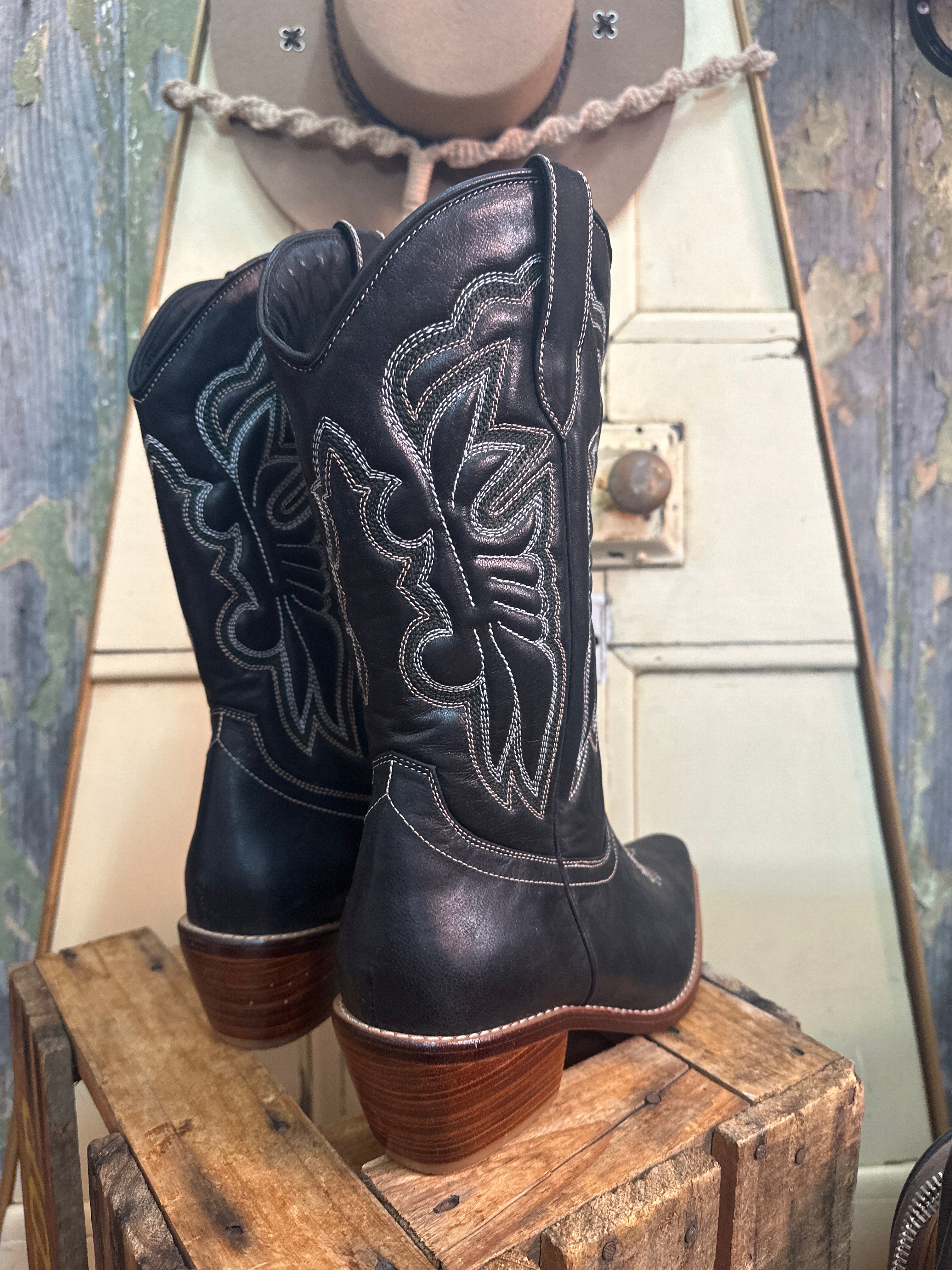 It's A Cowgirl Thing Embroided Cowgirl Boots