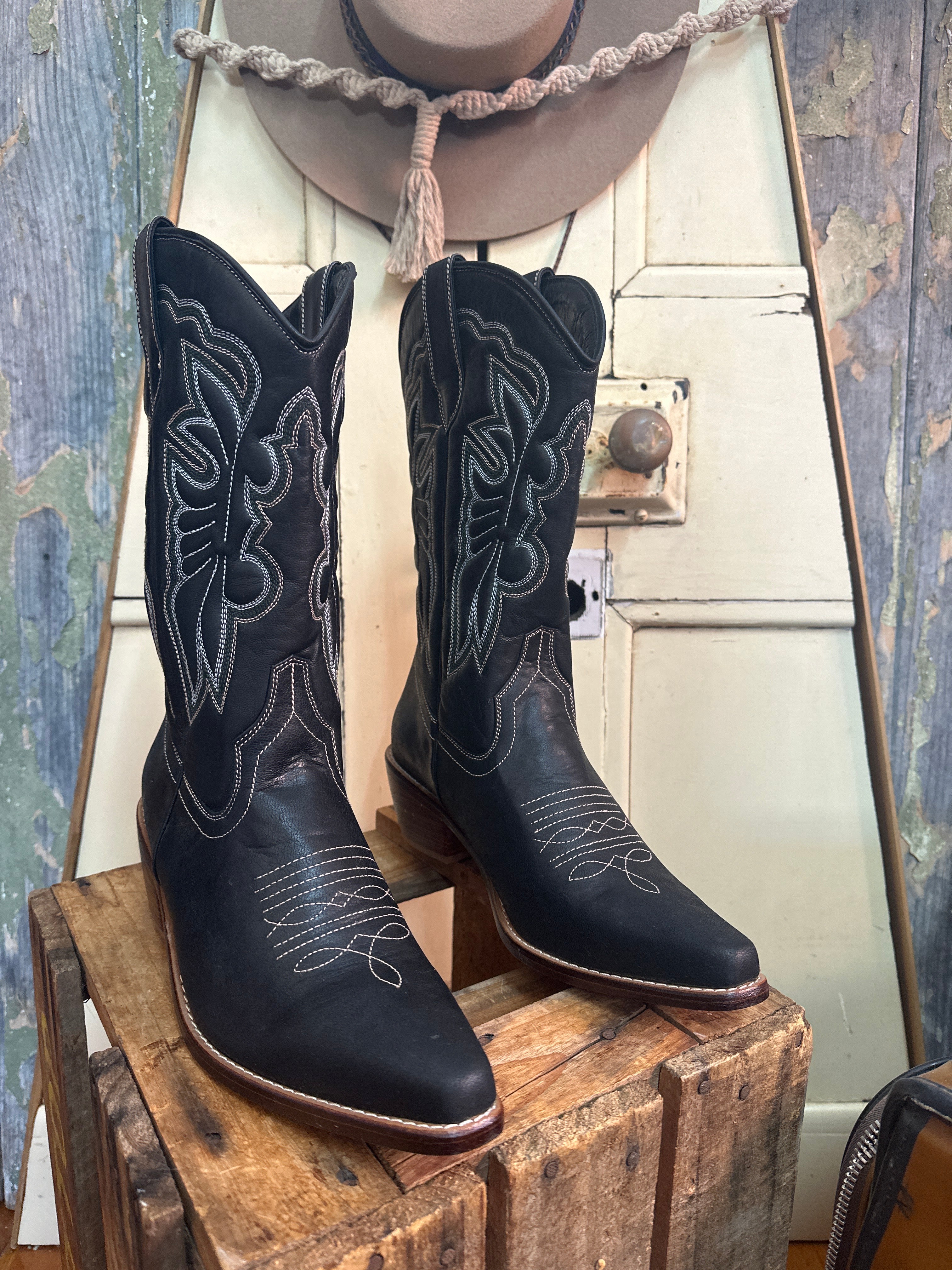 It's A Cowgirl Thing Embroided Cowgirl Boots
