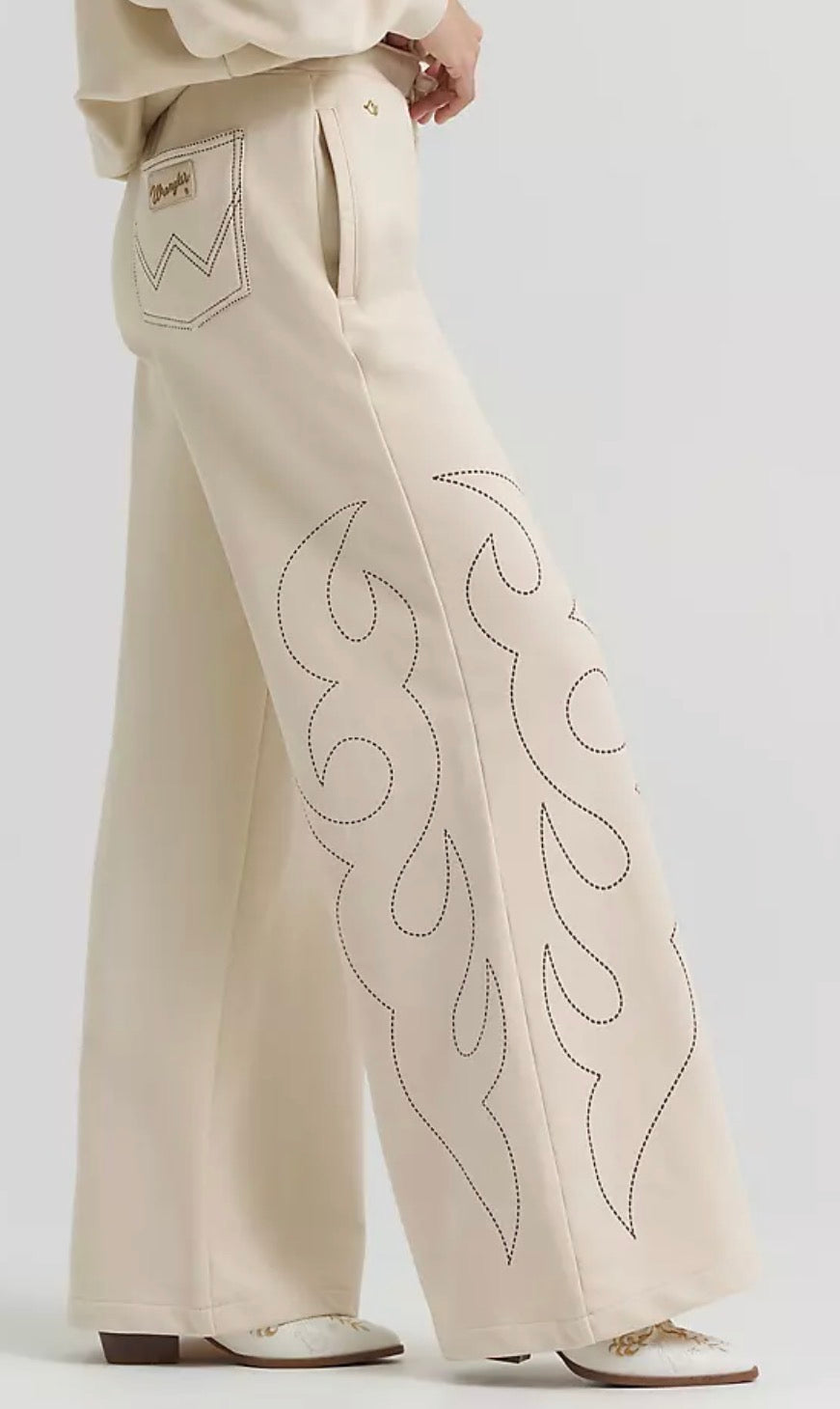 Lainey Wilson x Wrangler Cowboy  Sweatpants