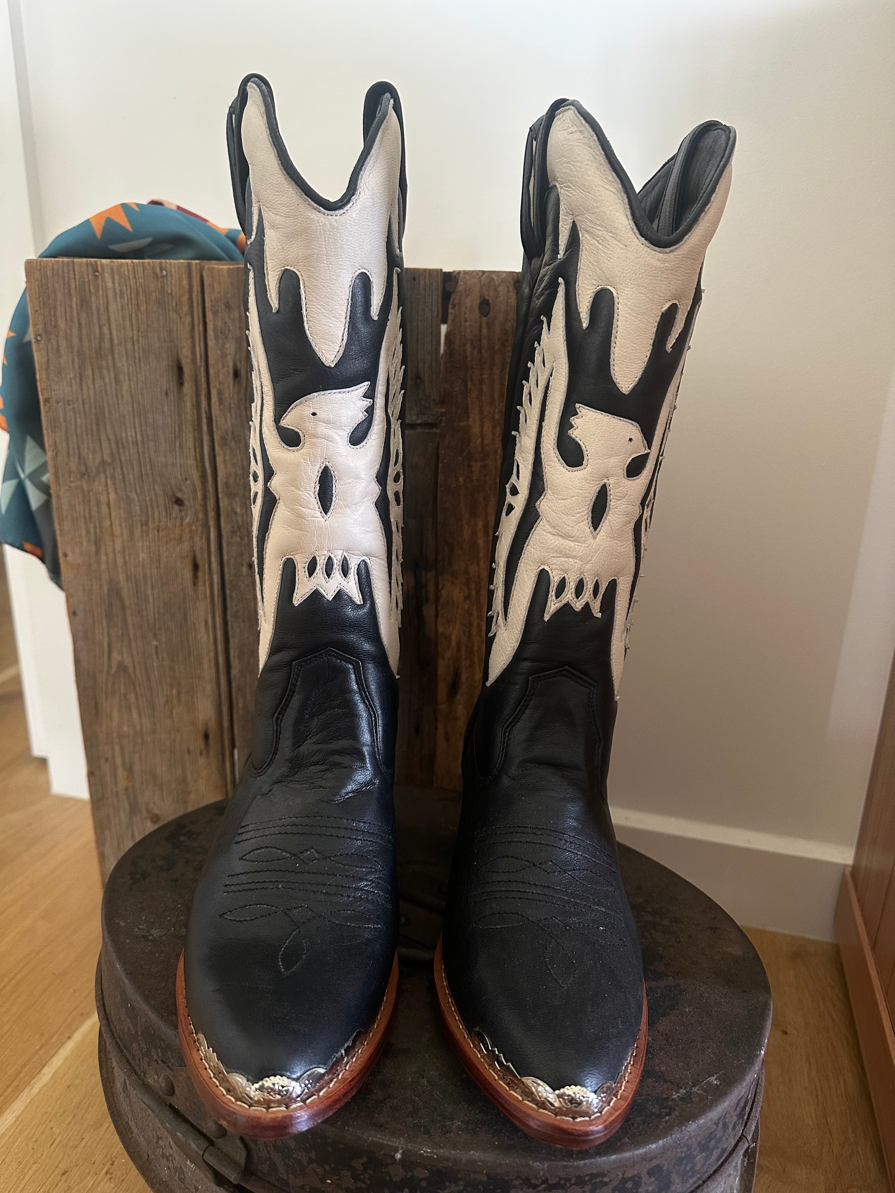 Eagle Detail Hand Made Black And Off White Cowgirl Boots