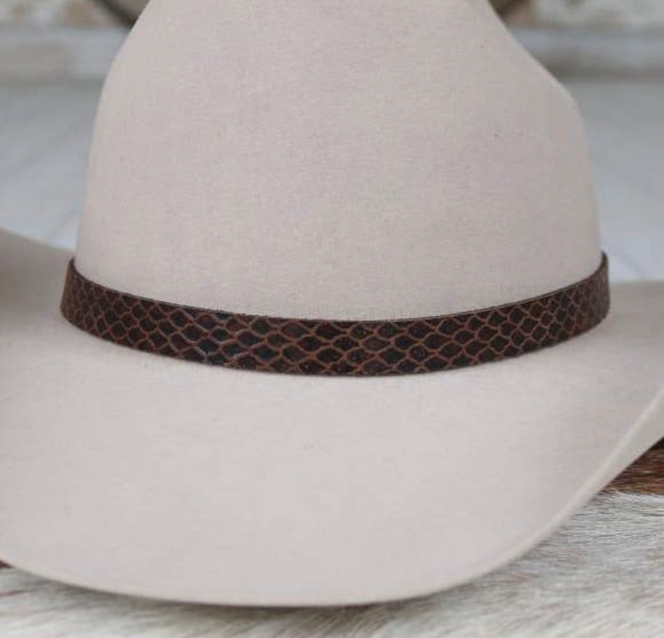 Leather hat band brown diamond