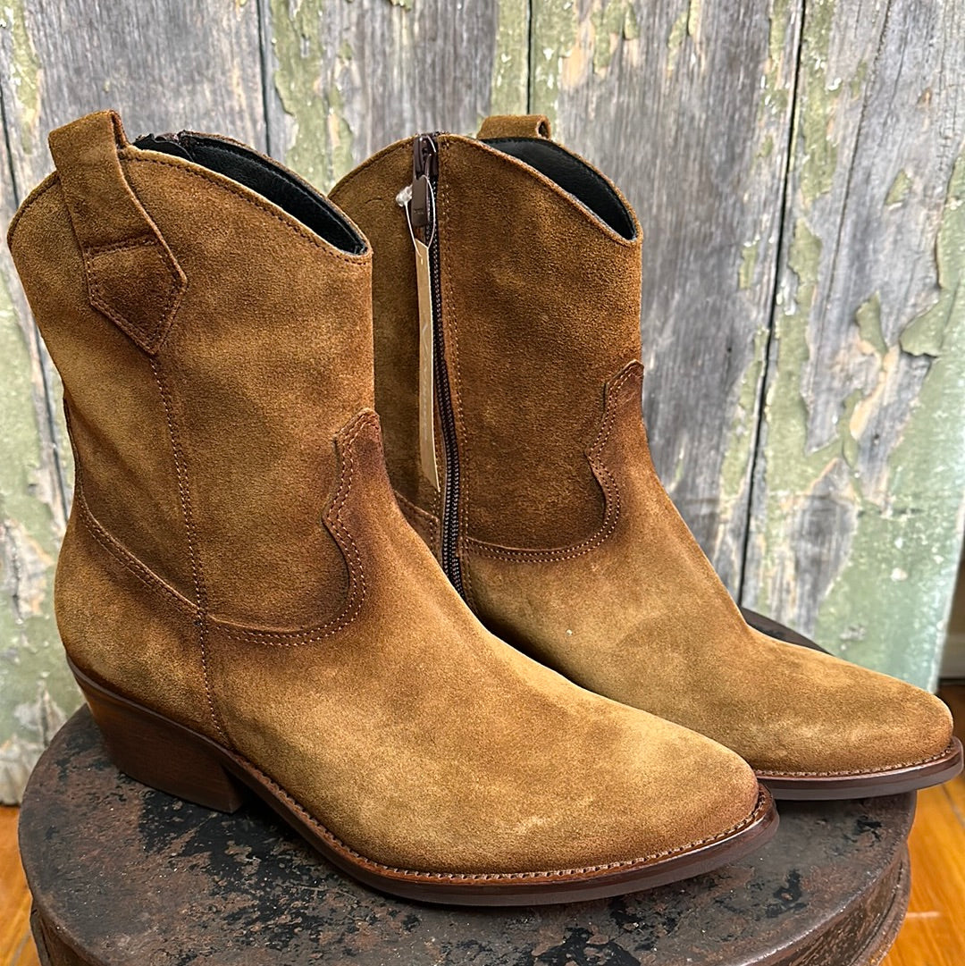 Urban Dust Worked Suede Boots