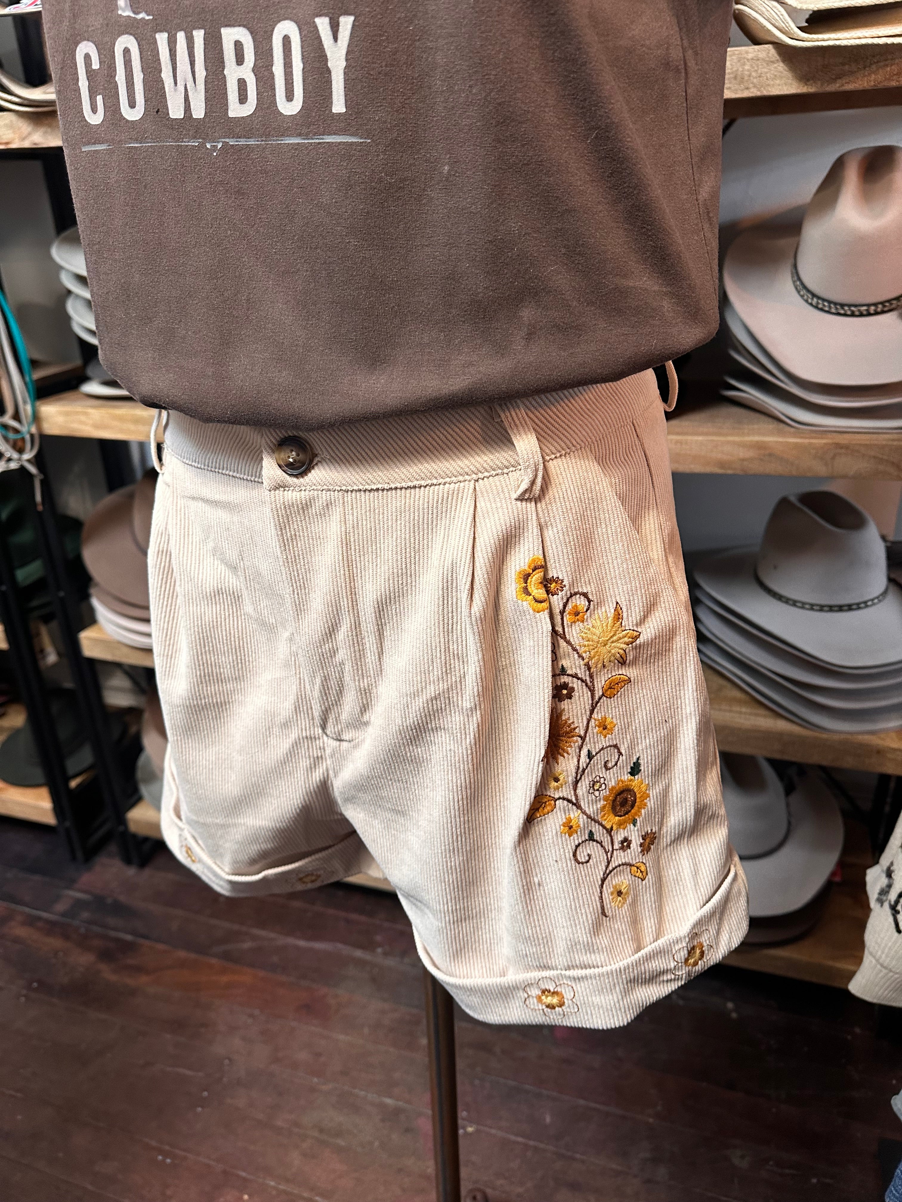 Cord Floral Embroidery Short